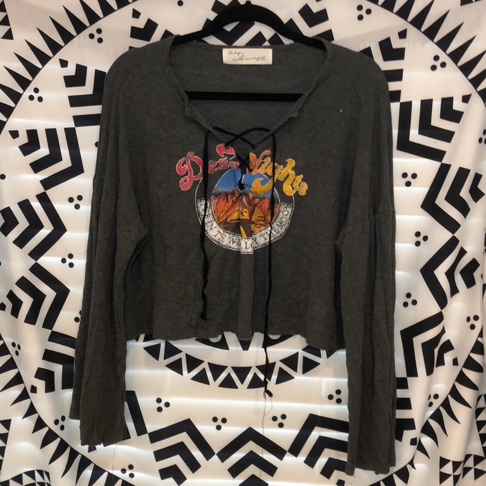 lace up cropped crewneck